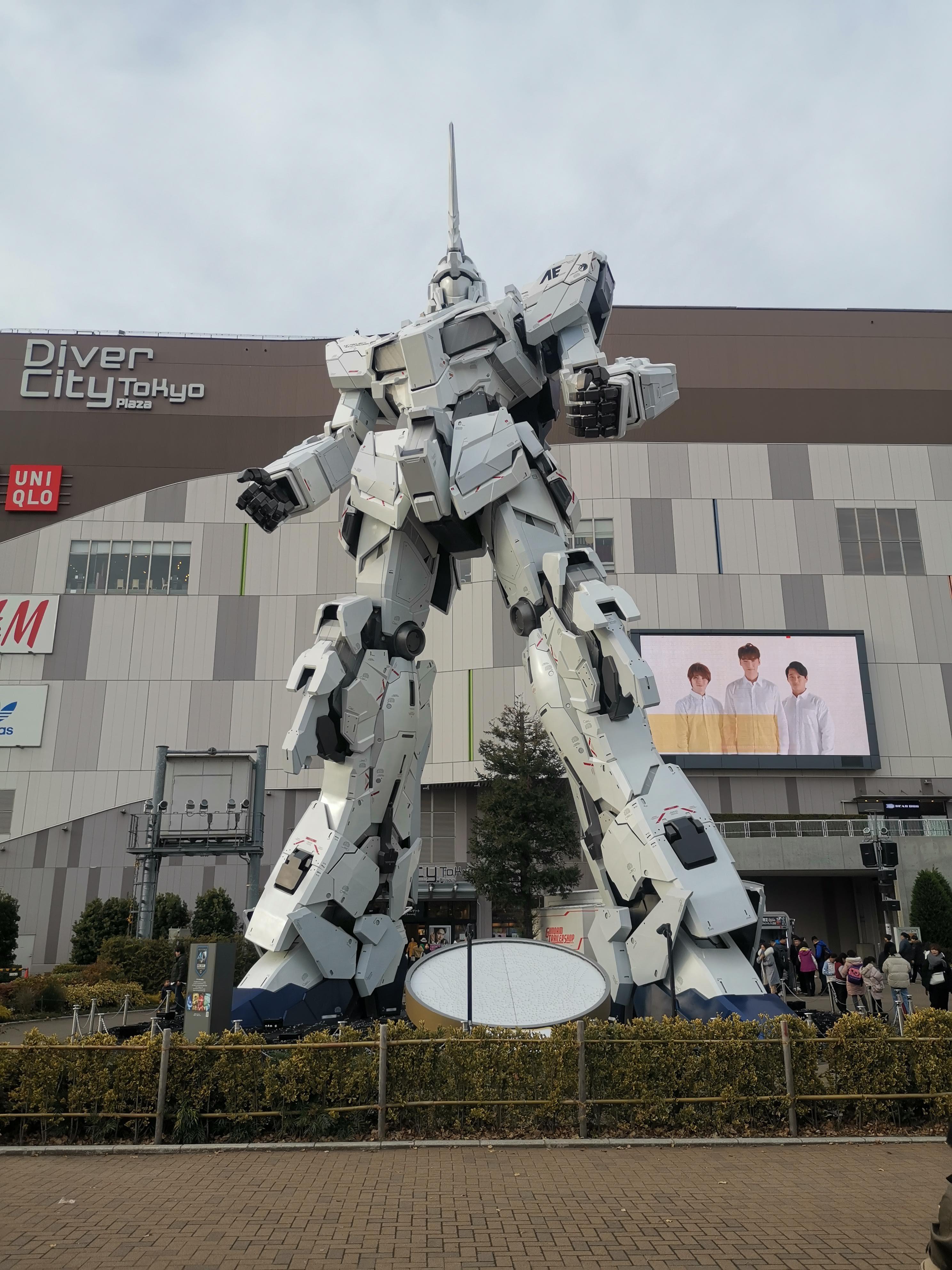 gundam unicorn statue image